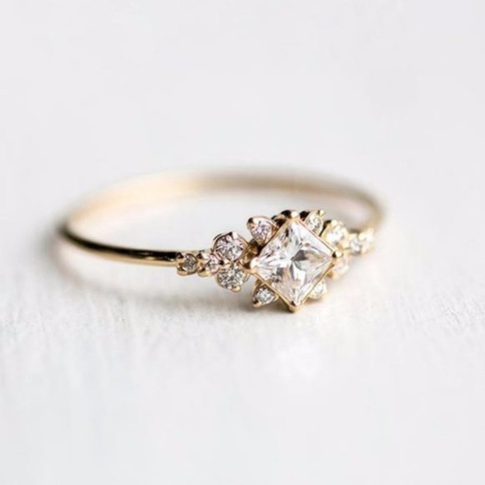 New 18K Yellow Gold Princess Cut Diamond Ring New - Picture 5 of 6